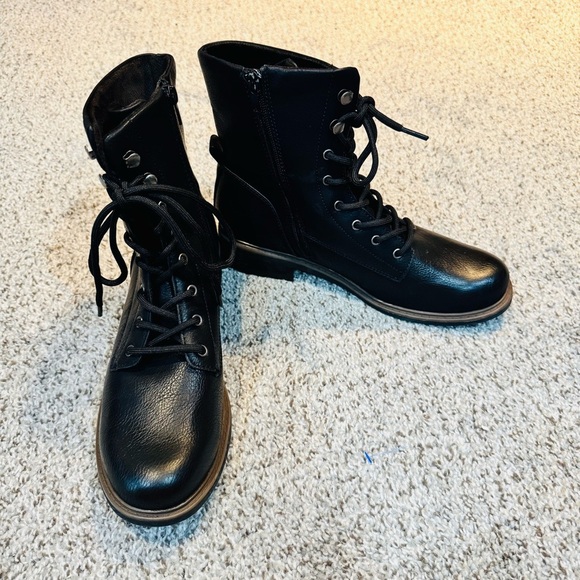 B.O.C ☀️ Carter Black Leather Lace Combat Boots Women’s Size 10 New - Picture 1 of 12